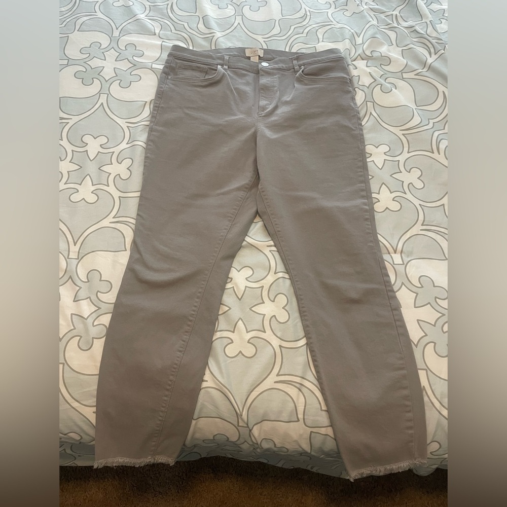 Light grey skinny jeans
